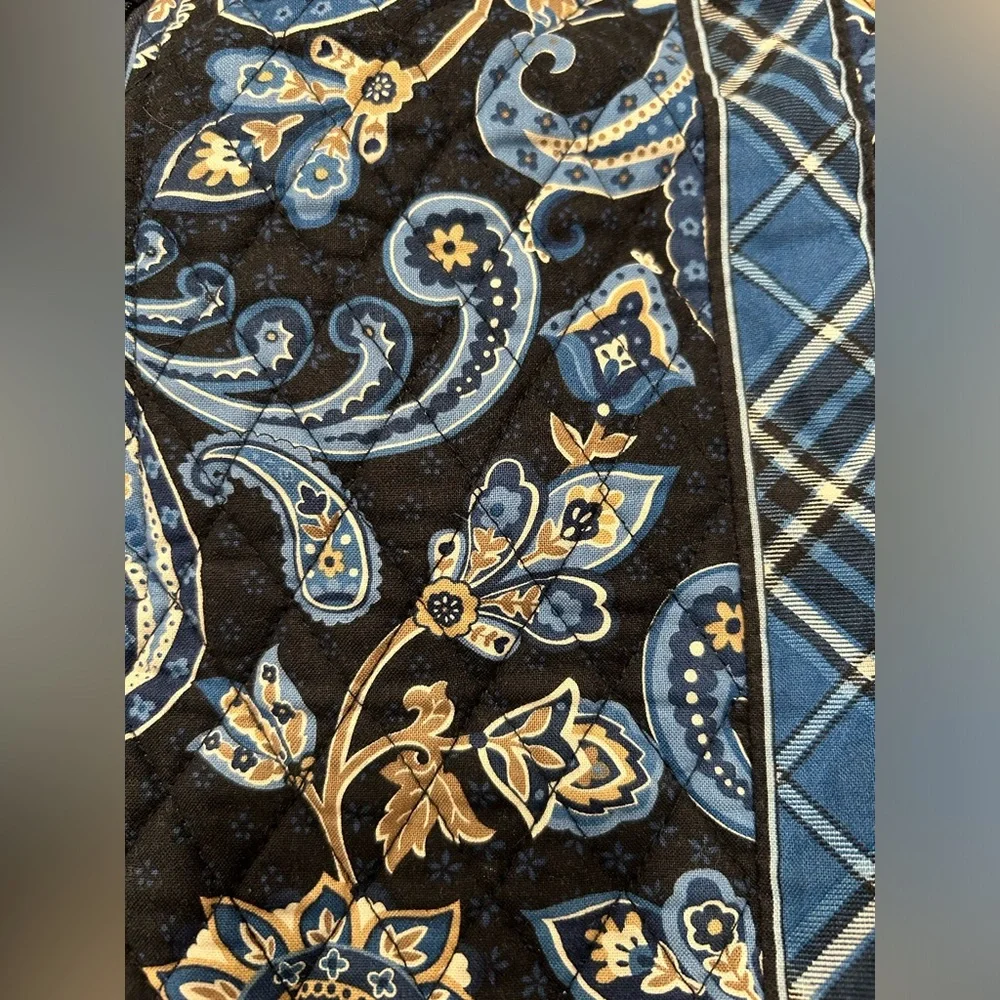 Vera Bradley Drawstring Blue Paisley Backpack Purse